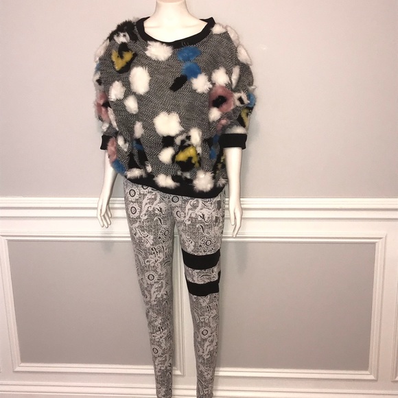 Sweater - Picture 2 of 3